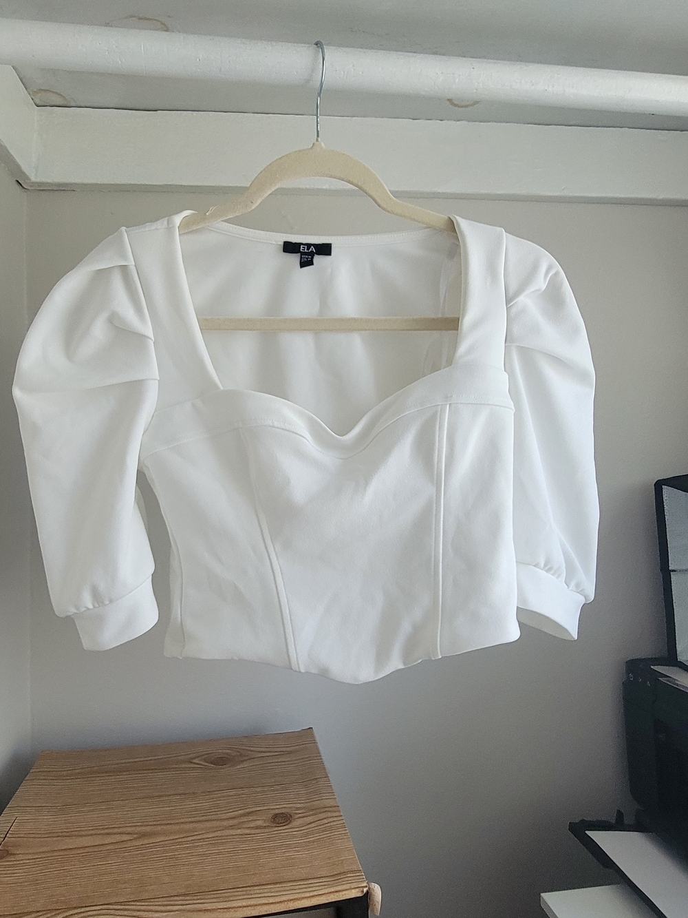 Ela White Sweetheart Puff-Sleeve Top